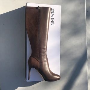 (Never worn) Nine West Quizme brown leather boots 9.5M